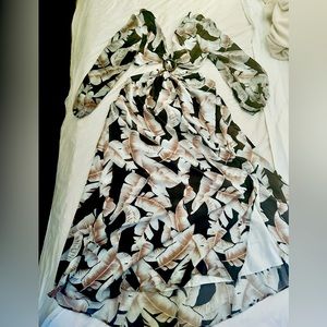 NWT. Simplee. Maxi Dress. Twist cut-out. Sheer long-sleeve. Tie in back. Size L.